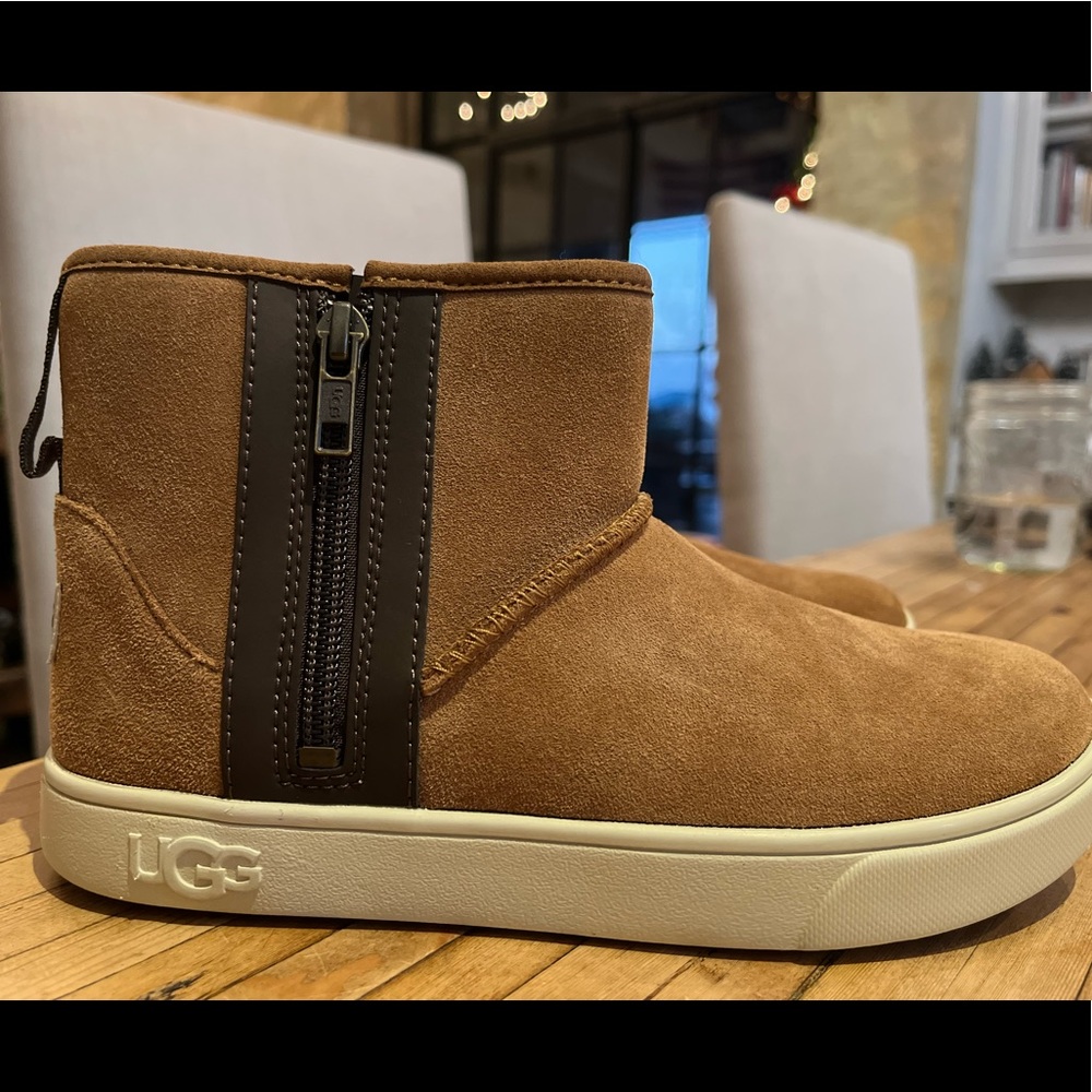 Kids Uggs Adler Zip Ups. Never Worn. Size 3